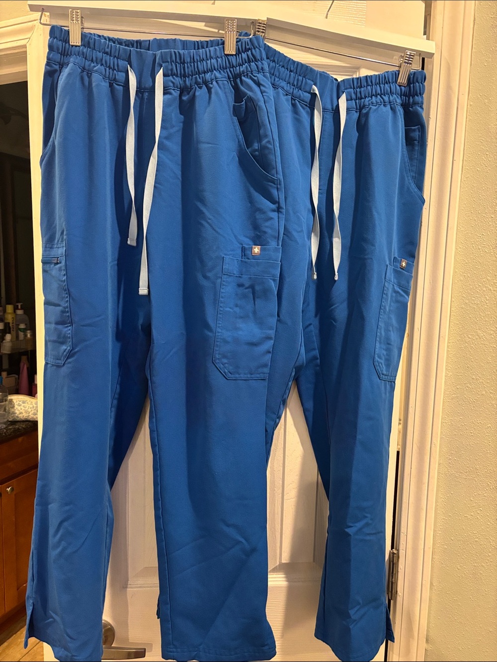 Figs Women’s high waisted dowa scrub pants 
Size: small petite
